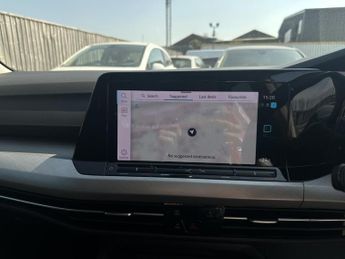 Volkswagen Golf LIFE ETSI S-A