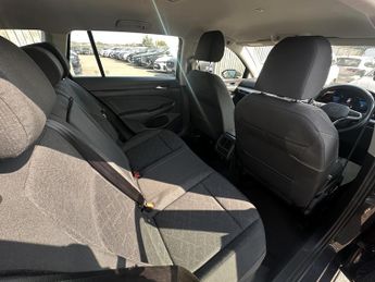 Volkswagen Golf LIFE ETSI S-A
