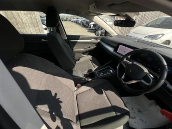 Volkswagen Golf LIFE ETSI S-A