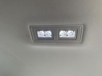 Volkswagen Golf LIFE ETSI S-A