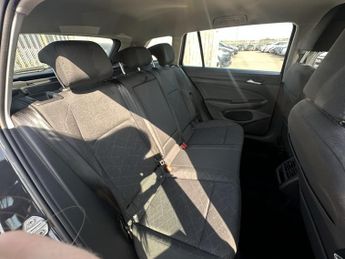 Volkswagen Golf LIFE ETSI S-A