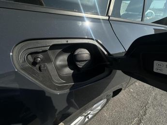 Volkswagen Golf LIFE ETSI S-A
