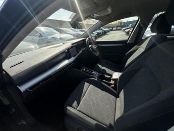 Volkswagen Golf LIFE ETSI S-A
