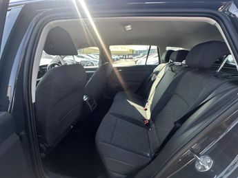 Volkswagen Golf LIFE ETSI S-A
