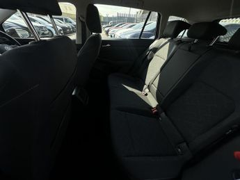 Volkswagen Golf LIFE ETSI S-A