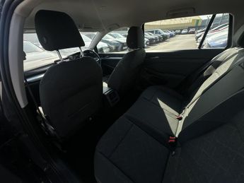 Volkswagen Golf LIFE ETSI S-A