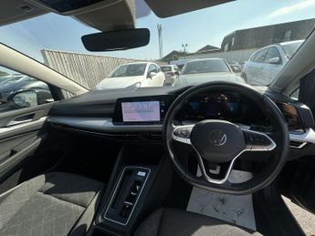Volkswagen Golf LIFE ETSI S-A