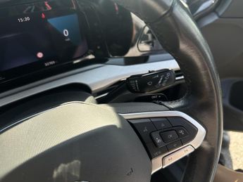 Volkswagen Golf LIFE ETSI S-A