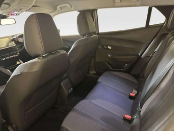 Peugeot E-2008 50kWh Allure Premium SUV 5dr Electric Auto (136 ps)