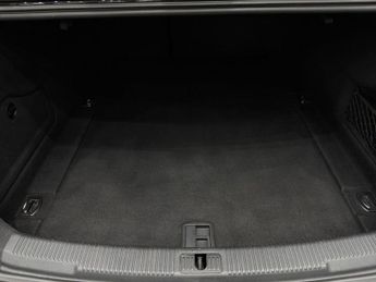 Audi A6 Saloon 2.0 TDI ultra Black Edition S Tronic Euro 6 (s/s) 4dr