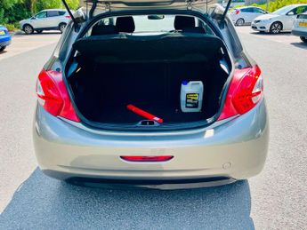 Peugeot 208 1.4 e-HDi Allure EGC Euro 5 (s/s) 5dr