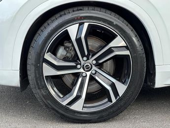 Volvo XC90 2.0h T8 Recharge 18.8kWh Inscription Pro SUV 5dr Petrol Plug-in 