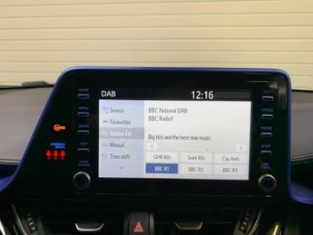 Toyota C-HR 1.8 VVT-h Dynamic CVT Euro 6 (s/s) 5dr