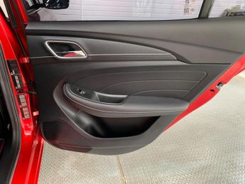 MG MG5 61.1kWh Exclusive Long Range Auto 5dr