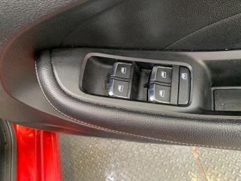 MG MG5 61.1kWh Exclusive Long Range Auto 5dr