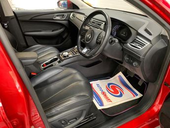 MG MG5 61.1kWh Exclusive Long Range Auto 5dr