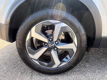 Nissan Qashqai 1.3 DIG-T MHEV N-Connecta XTRON Euro 6 (s/s) 5dr