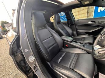 Mercedes-Benz GLA 2.1 GLA200d AMG Line (Premium Plus) 7G-DCT 4MATIC Euro 6 (s/s) 5