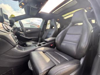 Mercedes-Benz GLA 2.1 GLA200d AMG Line (Premium Plus) 7G-DCT 4MATIC Euro 6 (s/s) 5