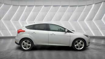 Ford Focus 1.6 Zetec Powershift Euro 6 5dr
