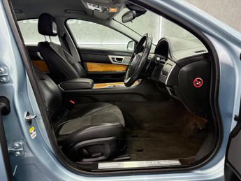 Jaguar XF 2.2d SE Auto Euro 5 (s/s) 4dr