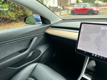 Tesla Model 3 (Dual Motor) Long Range Auto 4WDE 4dr
