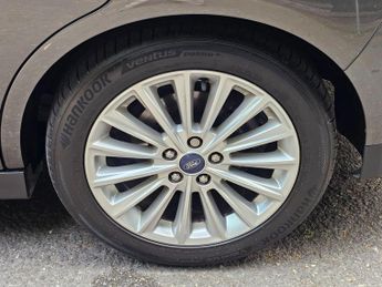 Ford C-Max 1.5 TDCi Titanium MPV 5dr Diesel Powershift Euro 6 (s/s) (120 ps