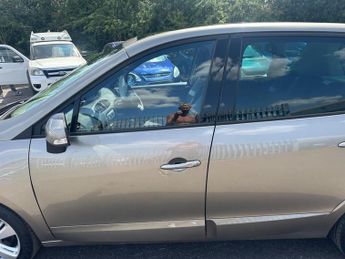 Renault Scenic 1.5 dCi Dynamique TomTom Euro 5 (s/s) 5dr