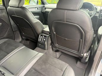 Volvo XC40 1.5h T5 Twin Engine Recharge 10.7kWh R-Design Auto Euro 6 (s/s) 