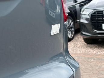 Volvo XC40 1.5h T5 Twin Engine Recharge 10.7kWh R-Design Auto Euro 6 (s/s) 