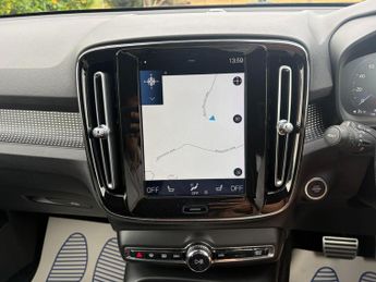Volvo XC40 1.5h T5 Twin Engine Recharge 10.7kWh R-Design Auto Euro 6 (s/s) 