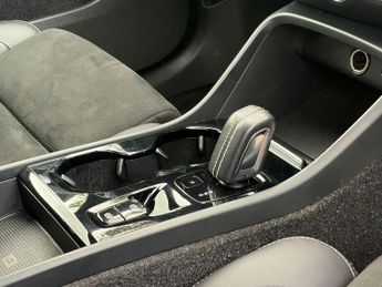 Volvo XC40 1.5h T5 Twin Engine Recharge 10.7kWh R-Design Auto Euro 6 (s/s) 