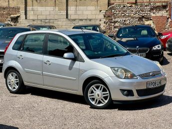 Ford Fiesta 1.6 Ghia 5dr
