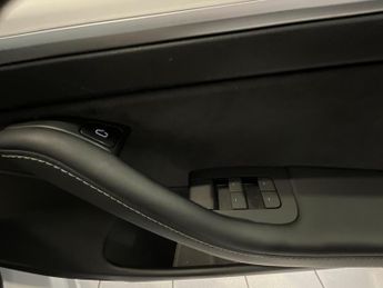 Tesla Model 3 PERFORMANCE AWD