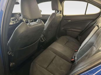 Lexus UX 2.0 250h SUV 5dr Petrol Hybrid E-CVT Euro 6 (s/s) (184 ps)