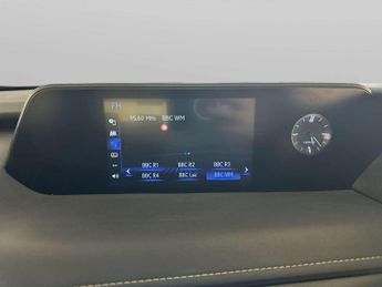 Lexus UX 2.0 250h SUV 5dr Petrol Hybrid E-CVT Euro 6 (s/s) (184 ps)