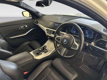 BMW 3 Series 2.0 330e 12kWh M Sport Saloon 4dr Petrol Plug-in Hybrid Auto Eur