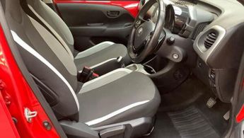 Toyota AYGO 1.0 VVT-i x-play x-shift Euro 5 5dr Euro 5