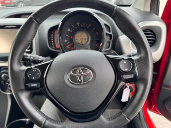 Toyota AYGO 1.0 VVT-i x-play x-shift Euro 5 5dr Euro 5