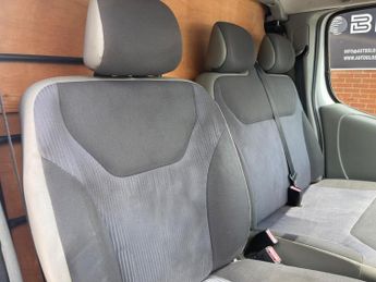 Vauxhall Vivaro 2.0 2900 CDTi Panel Van 4dr Diesel Manual FWD L1 (215 g/km, 113 