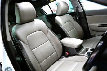 KIA SPORTAGE 2.0 CRDi KX-5 SUV 5dr Diesel Auto AWD Euro 6 (182 bhp) +FREE 6 M