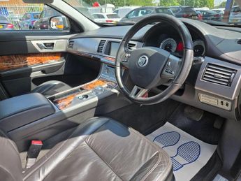 Jaguar XF 3.0d V6 Luxury Auto Euro 5 4dr