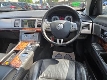 Jaguar XF 3.0d V6 Luxury Auto Euro 5 4dr