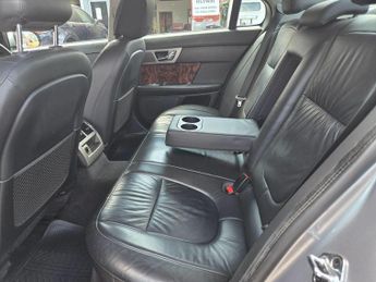 Jaguar XF 3.0d V6 Luxury Auto Euro 5 4dr
