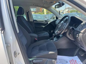Volkswagen Tiguan 2.0 Tdi Bluemotion Tech Se Suv