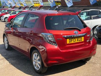Toyota Yaris 1.5 VVT-h T4 Hatchback 5dr Petrol Hybrid CVT Euro 5 (101 ps)