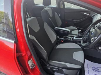 Ford Focus 1.0T EcoBoost Zetec Euro 5 (s/s) 5dr