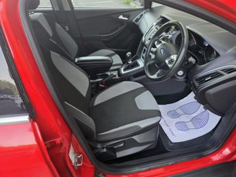 Ford Focus 1.0T EcoBoost Zetec Euro 5 (s/s) 5dr