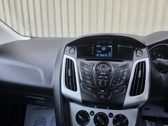Ford Focus 1.0T EcoBoost Zetec Euro 5 (s/s) 5dr