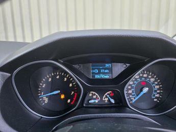 Ford Focus 1.0T EcoBoost Zetec Euro 5 (s/s) 5dr